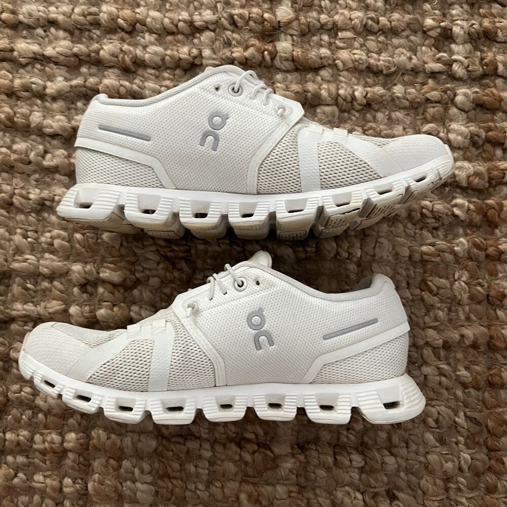 On Cloud 5 Women 7.5 White Running Shoes Sneakers CloudTec Swiss Engineering - Picture 3 of 14